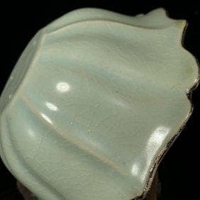 如窯龍文花口筆洗器