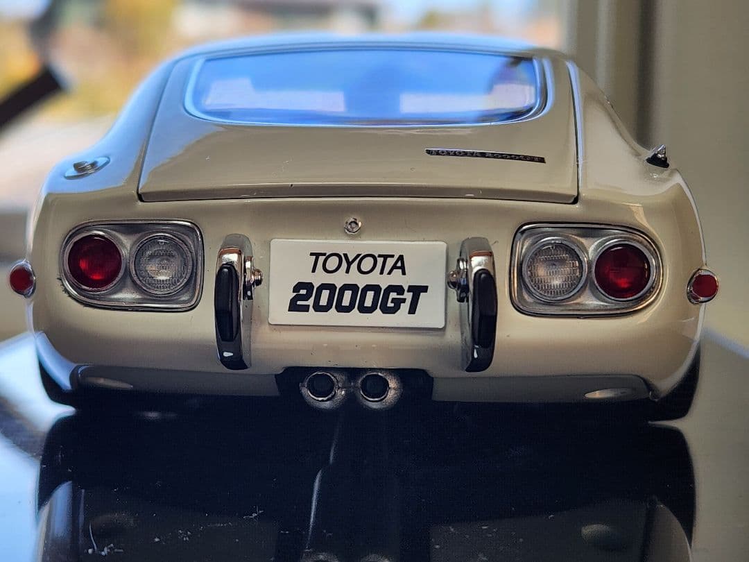 オートアート1/18　トヨタ2000GT