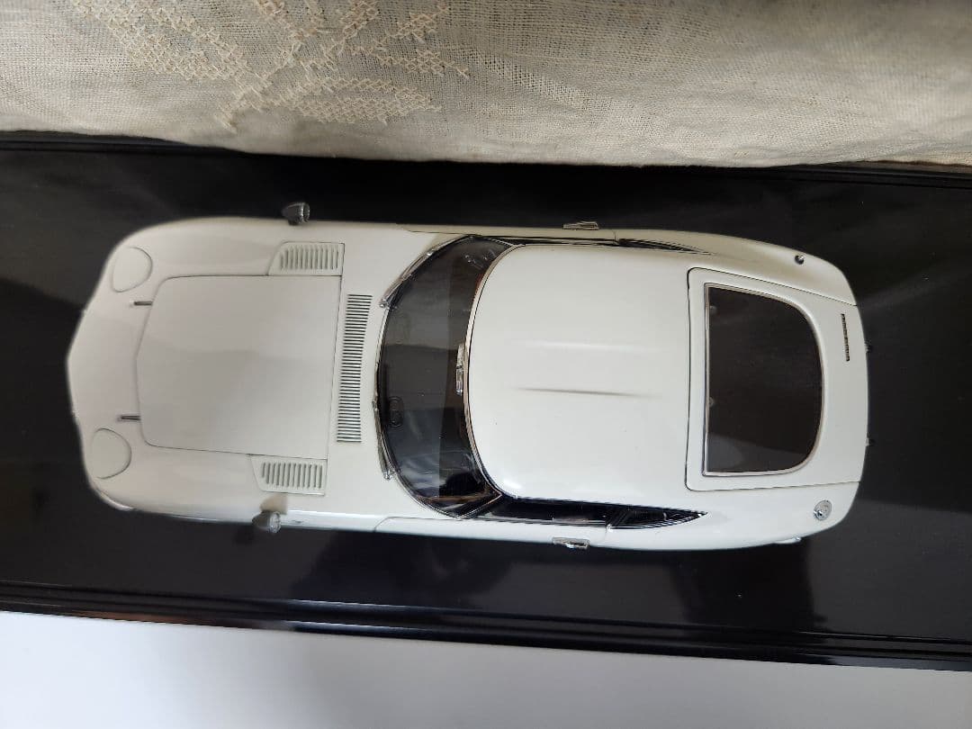 オートアート1/18　トヨタ2000GT