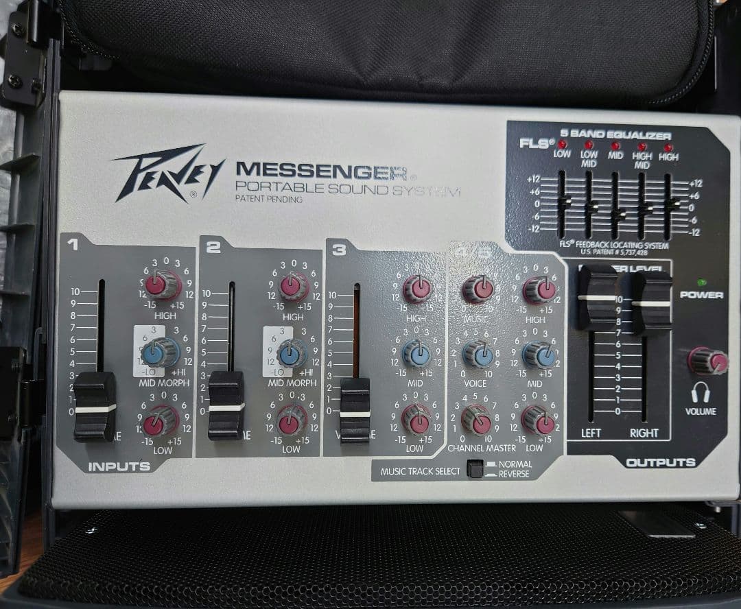 ■■【ケース・電源・ケーブル付】PEAVEY M100 ポータブルPAシステム