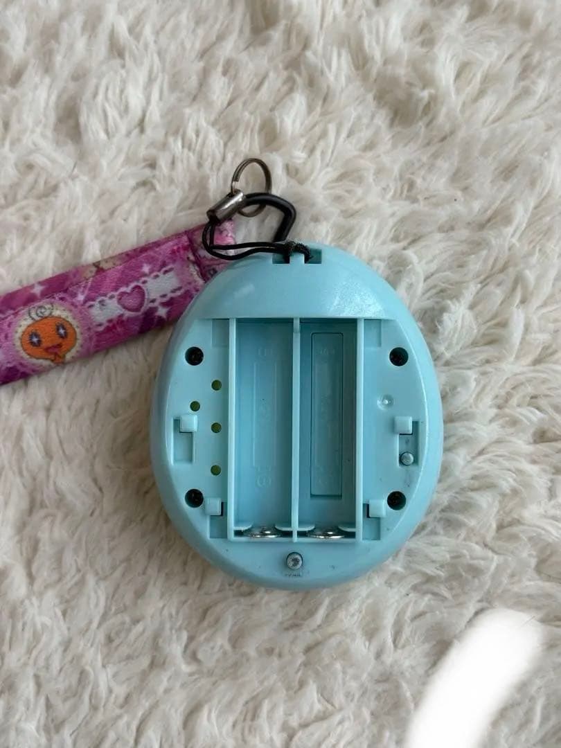 たまごっちピース Tamagotchi P's 水色 本体 ストラップ付き