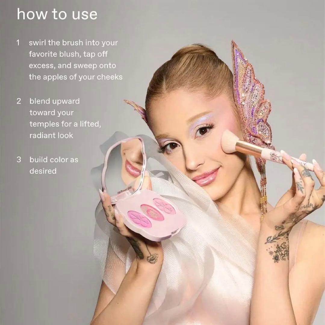 【新春セール】限定 rem beauty×WICKED ウィキッド チークブラシ