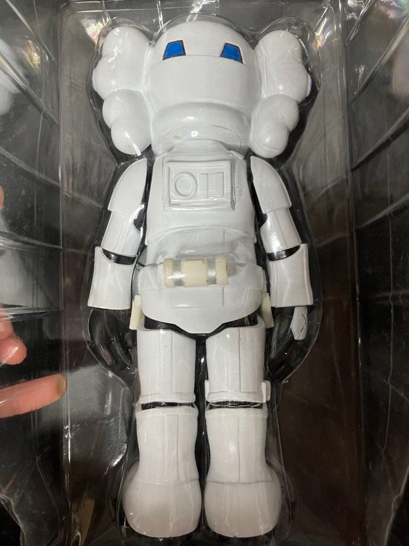 【開封品美品】スターウォーズ　カウズホリデー　ストームトルーパー　箱無し