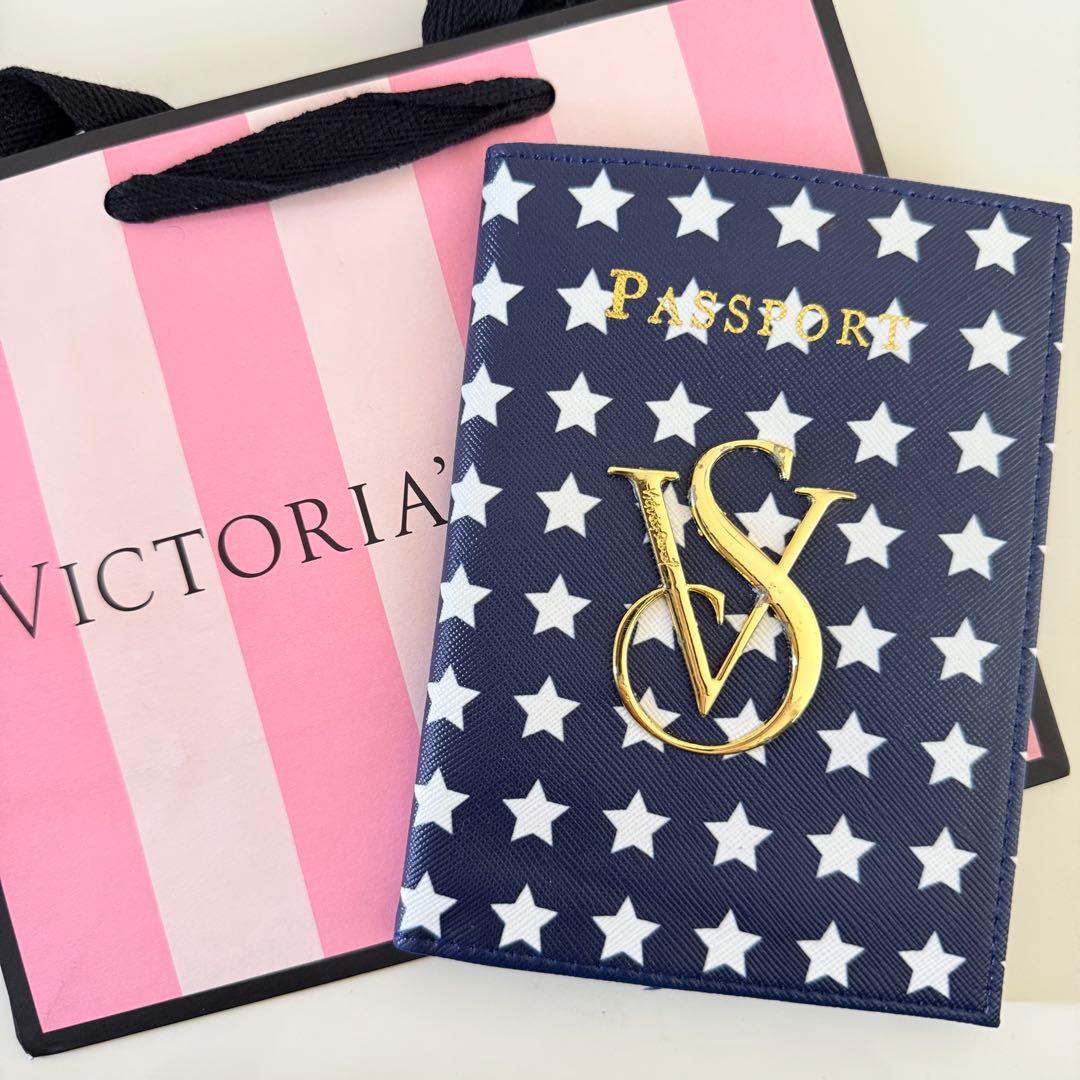ラスト1点 新品Victoria's Secret パスポートケースネイビー星柄