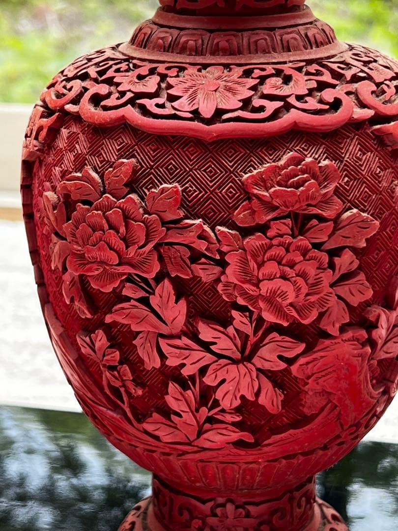 中国美術工芸品 赤漆 彫刻壺 （花瓶）