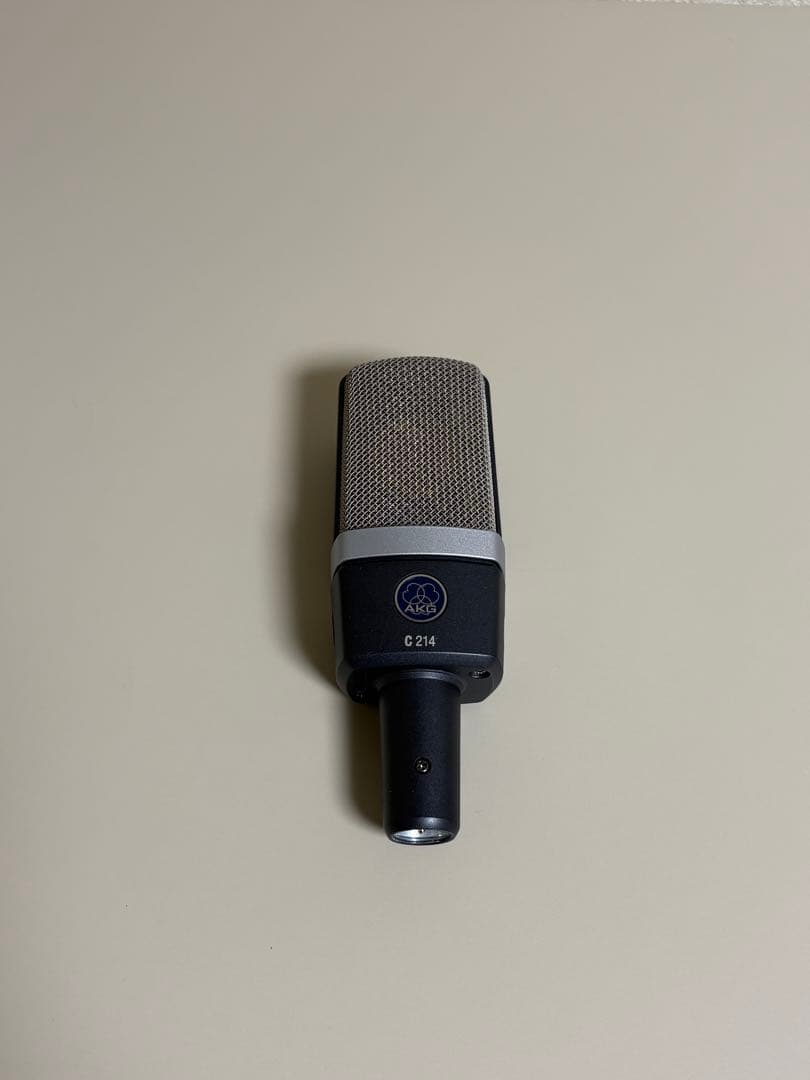AKG C214 コンデンサーマイク ハードケース付き　ゲーブル、ポップガード付