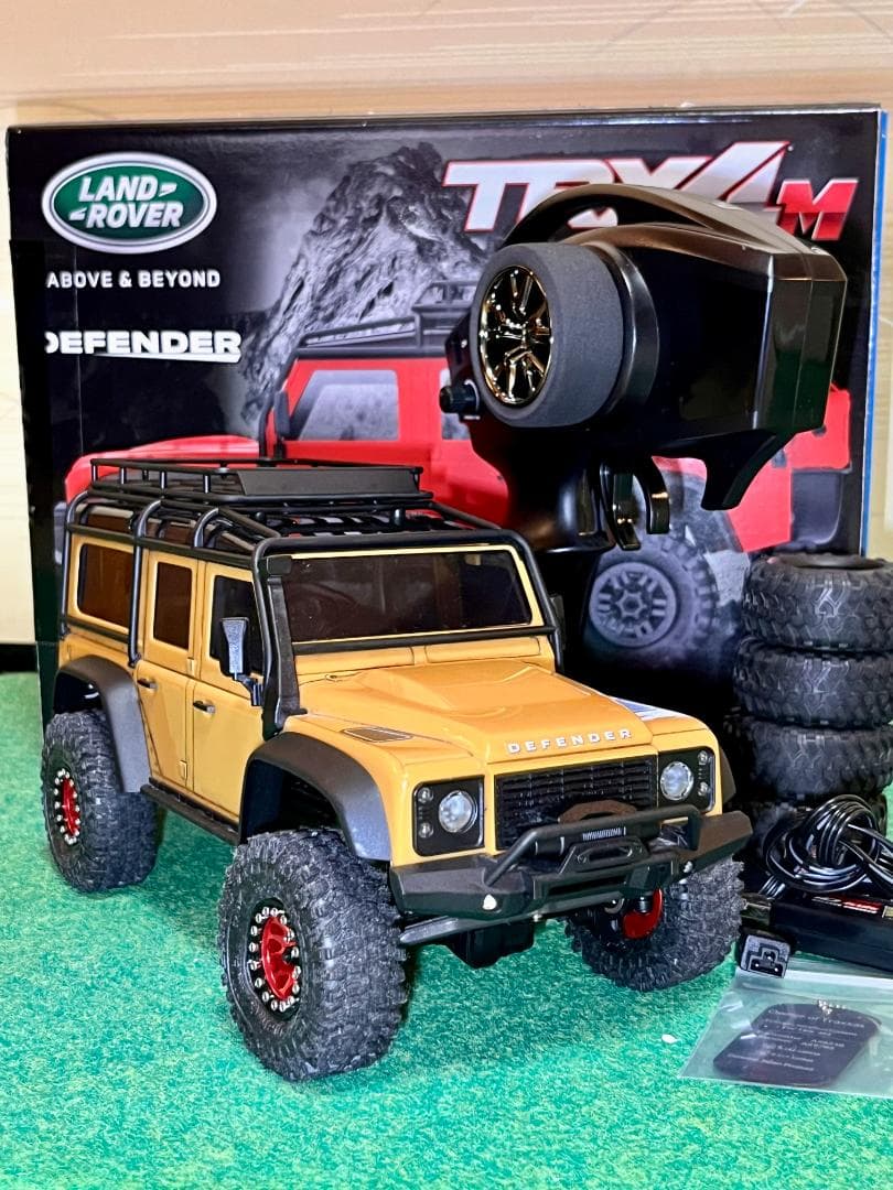 【トラクサス　TRX4M 1/18 ディフェンダー 中古品】◆匿名・翌日配送！