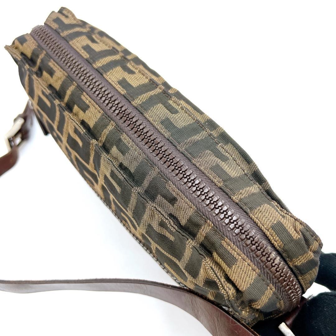 【最終価格】FENDI　フェンディ　ショルダーバッグ　ズッカ柄