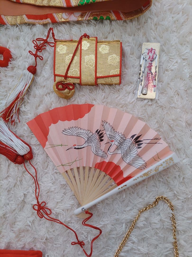 ★ssshiopi★　七五三 着物　7歳　赤　黒　絞り柄　作り帯　ゴールド