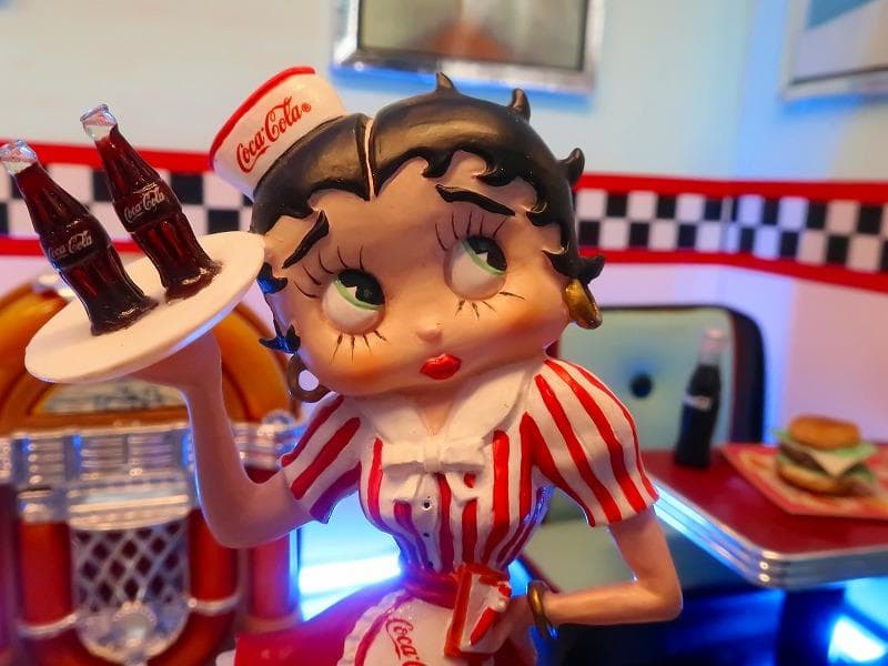 コカコーラ ベティちゃん Betty Boop ダイナーウェートレス フィギュア