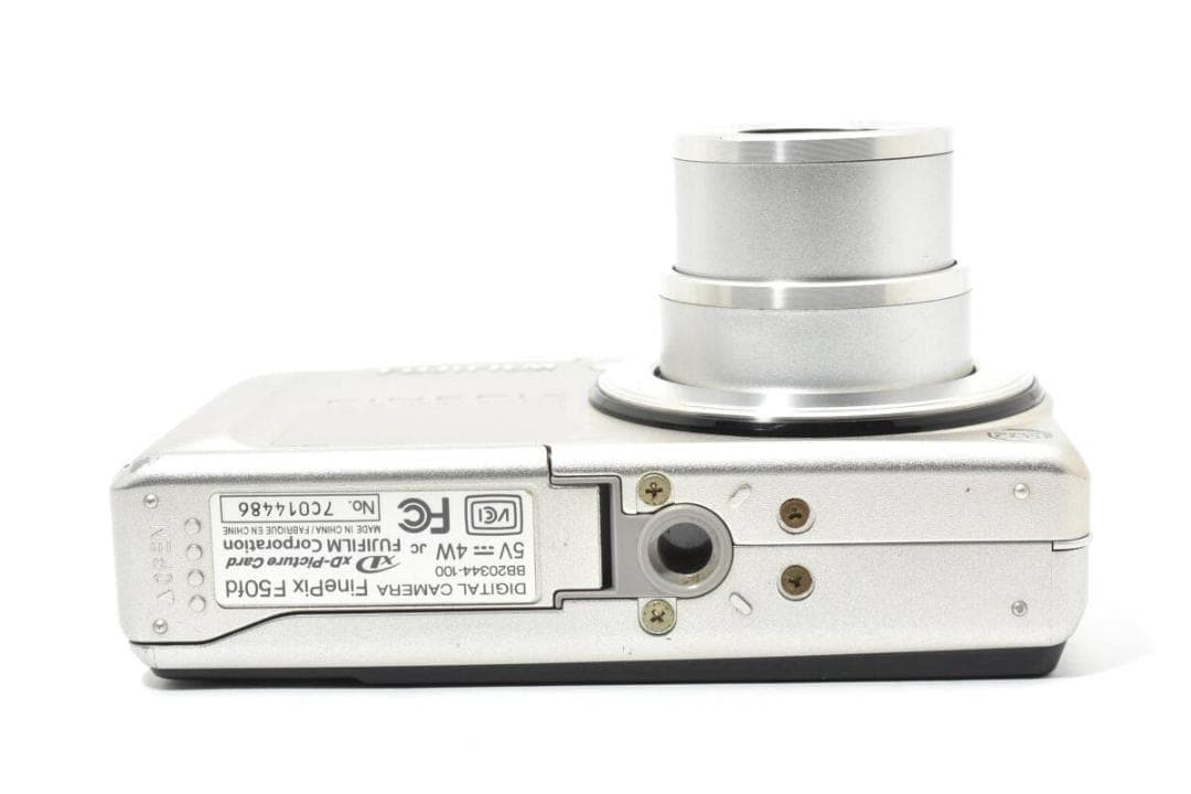 美品 FUJIFILM FinePix F50fd シルバー ＃A345 - メルカリ
