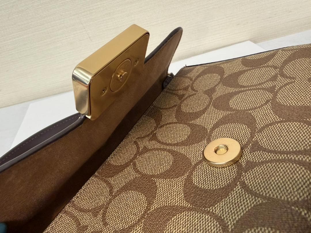 COACHコーチ ミニグレースクロスボディ シグネチャー キャンバス CC033