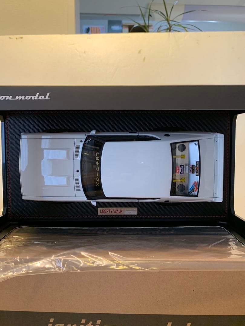 イグニッションモデル　1/18 LBWK ケンメリ ホワイト　0435