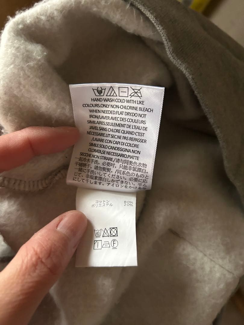 エッセンシャルズ　パーカー　フーディ