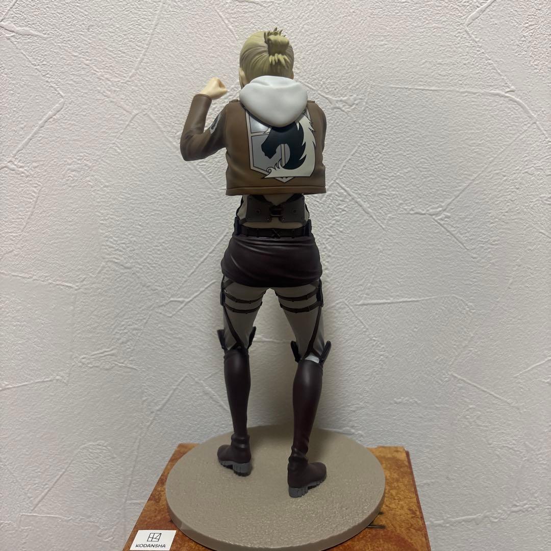 進撃の巨人　一番くじ　 ~壁の外の世界~ B賞アニ　開封済み　箱あり