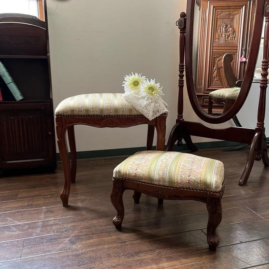 k067r120 クラシカルなスツール・オットマン 2個セット ストライプ 猫脚