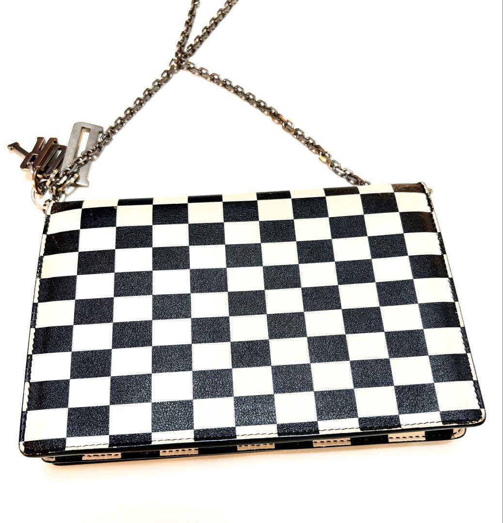 Christian Dior クリスチャンディオール 黒白チェーンウォレット