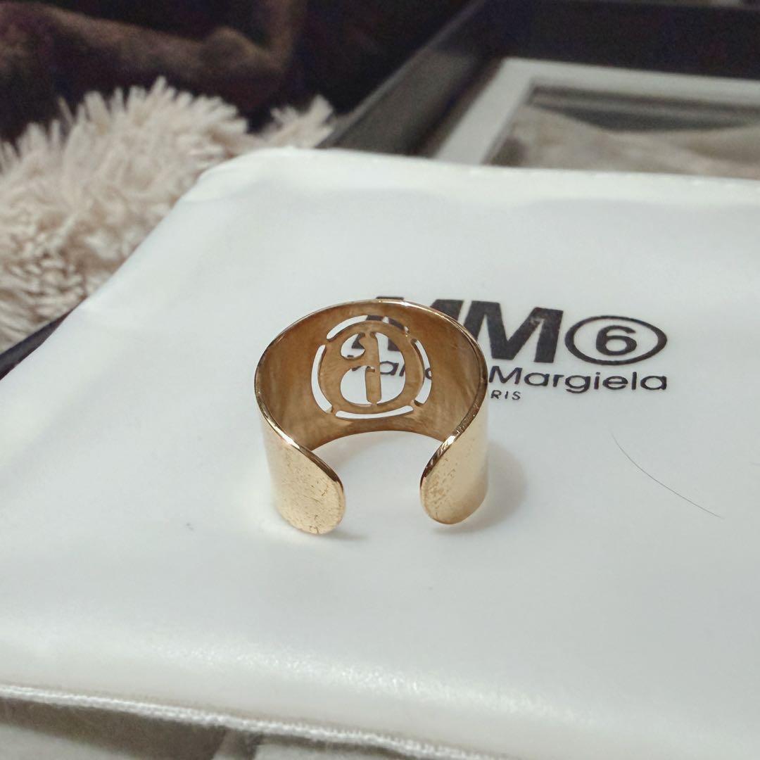 MM6 メゾン マルジェラ オープンバンドゴールドトーンロゴリング