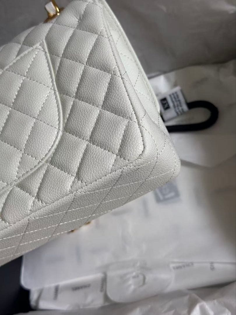 ノベルティ　CHANEL チェーン　ホワイトバッグ　キャビアスキン