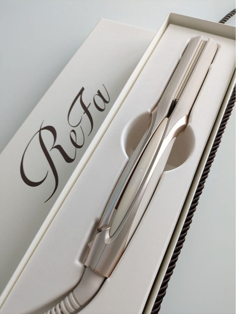 リファストレートアイロン プロ 新品未使用 アイボリー 5年間保証付き 2025年秋】ReFa(リファ)新作 ストレートアイロン PRO＋｜正規販売店