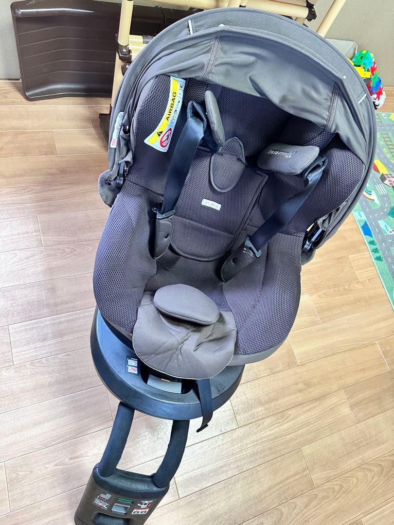 エールべべ・クルット6iグランス ブラウン チャイルドシート