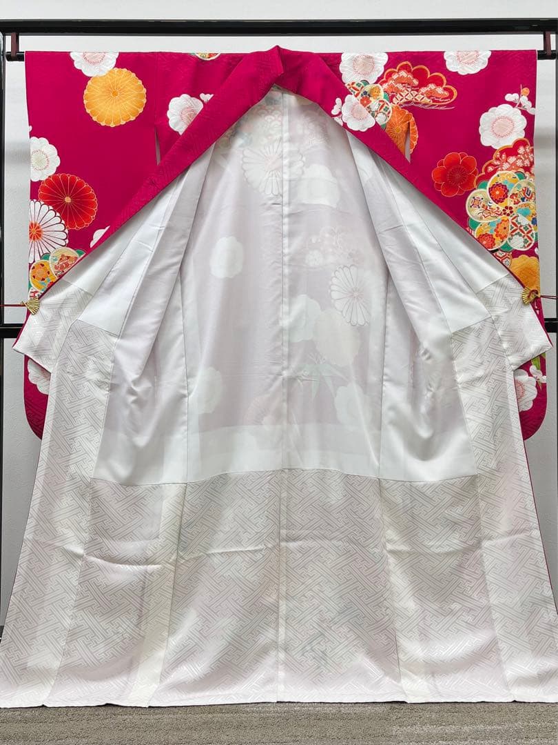 振袖 金駒 金彩 紋意匠 和モダン 宝尽くし 正絹 S150