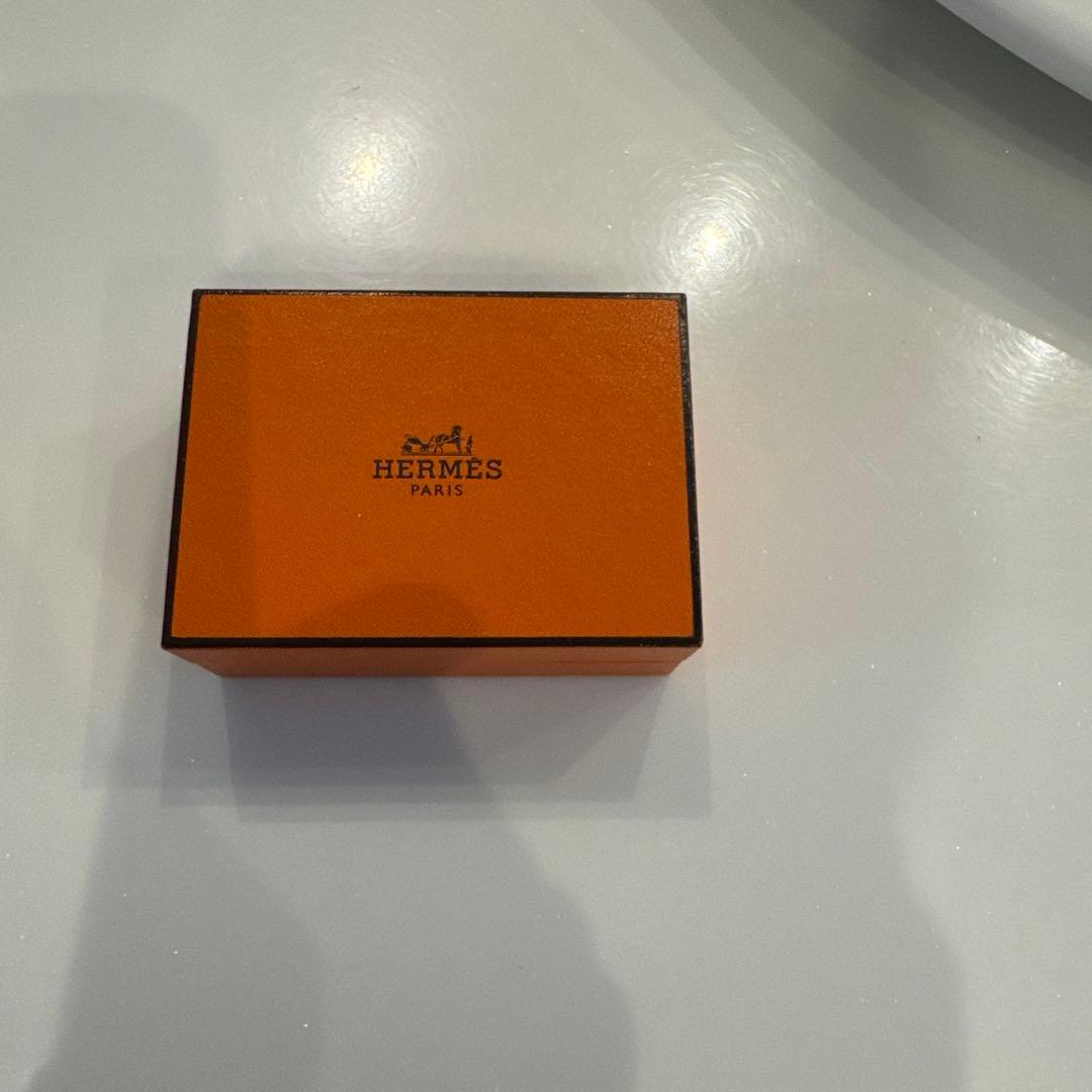 チ*ダ様 HERMES シェーヌダンクル ローズゴールドピアス - メルカリ