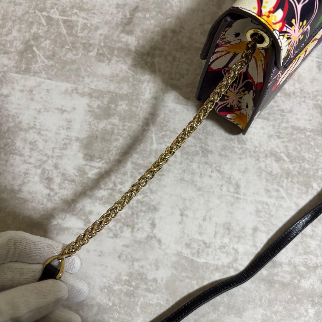 H250 美品✨FURLA フルラ　ショルダーバッグ　キティ　コラボ　チェーン