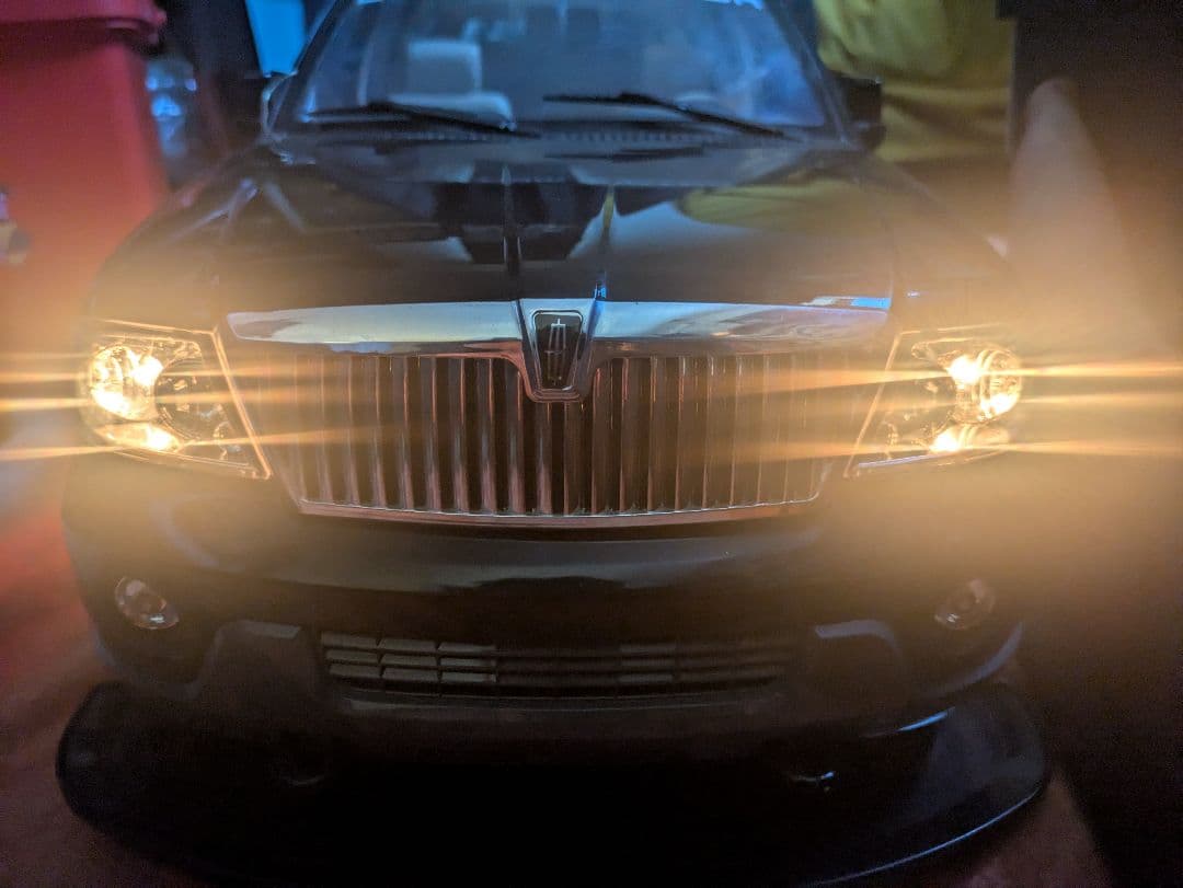 超巨大 リンカーン ナビゲーター ラジコン