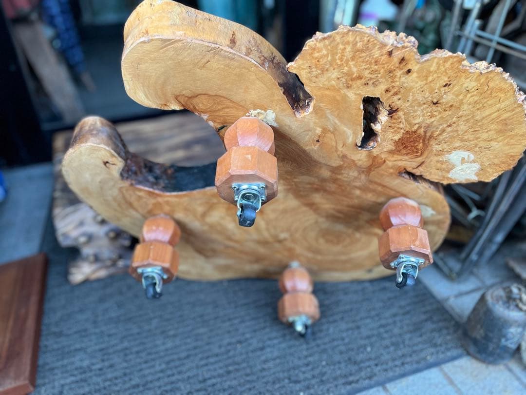 切り株座卓、木株座卓、ゴブのテーブル、鑑賞台、飾り台、タイヤ付き