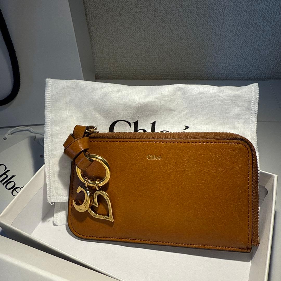 m*i様 Chloe シャイニーレザー製ALPHABETウォレット