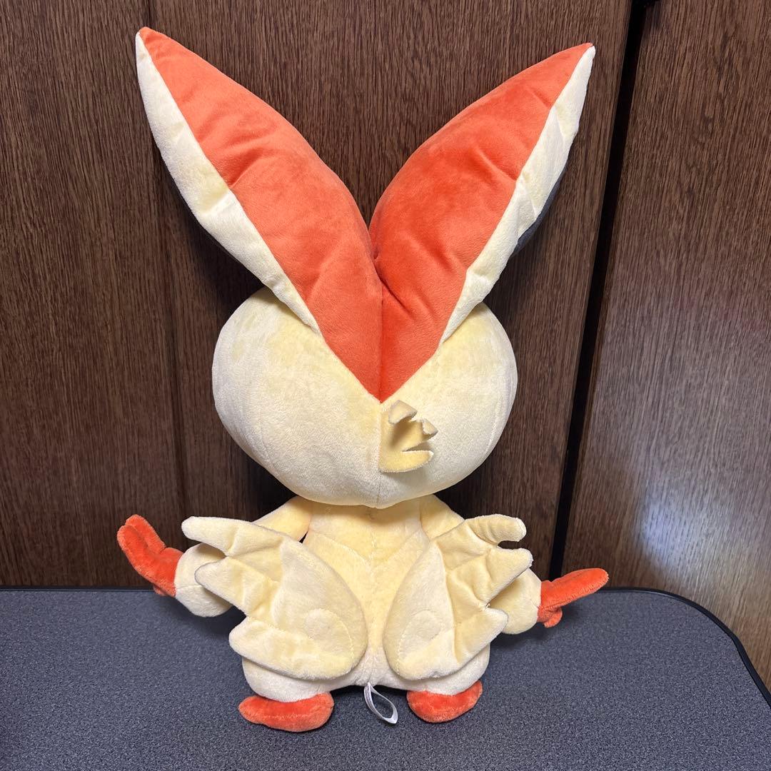 【廃盤】 ポケモンセンター ビクティニ 等身大ぬいぐるみ