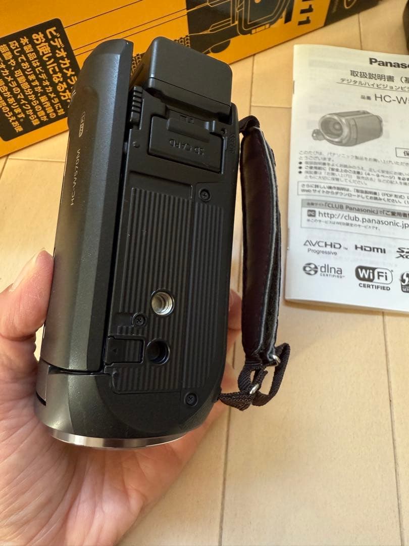 Panasonic HC-W570M フルHD + 三脚 + バッグ