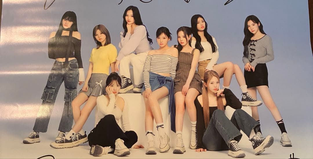 NiziU 直筆サイン入りポスター　CONVERSE