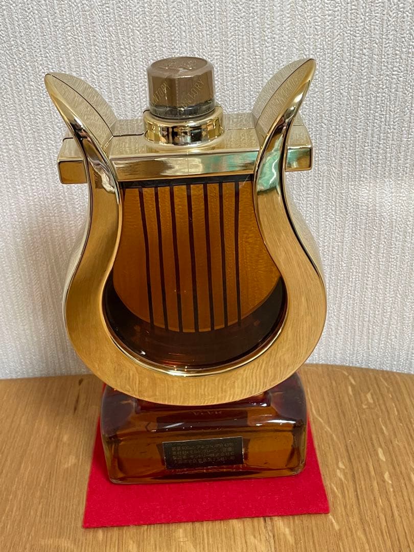 サントリーウイスキースペシャルリザーブ楽器ボトルハープ型