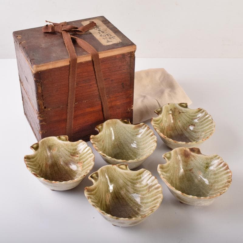 和食器　尾張　御深井焼焼　貝形向付　五客　時代箱付　M　R8097 和食器 尾張 御深井焼焼 貝形向付 五客 時代箱付