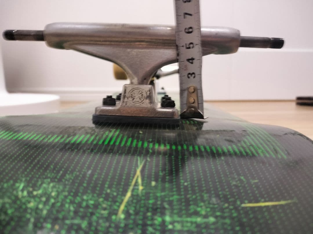 BAKER 8.25 スケートボードフルコンプリートセット スケボー　ベイカー