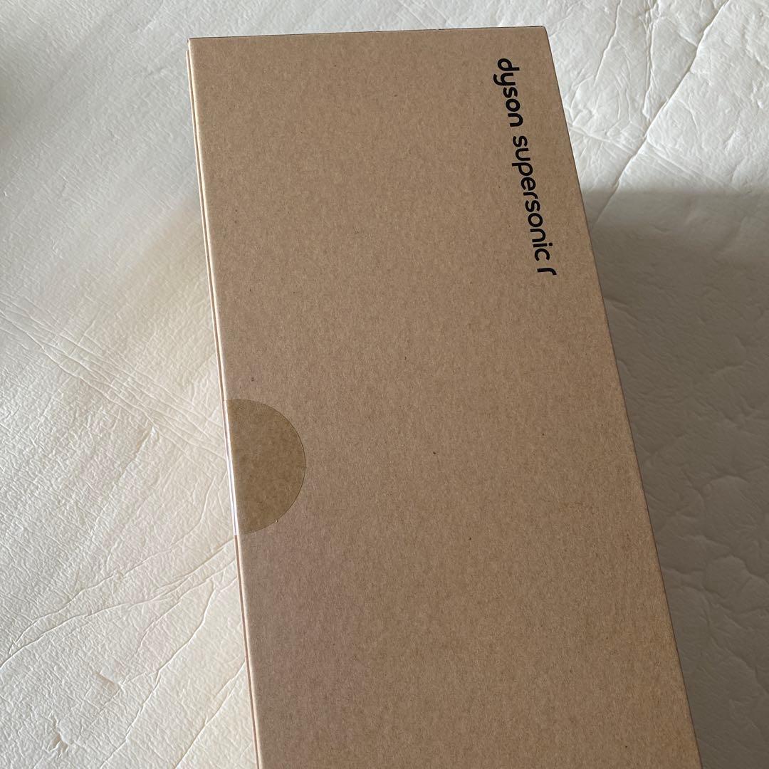 Dyson Supersonic r™ヘアドライヤー セラミックピンク 軽量