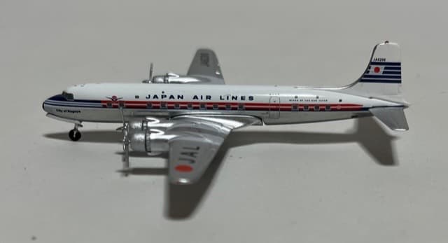 JAL DC-6 JA6206