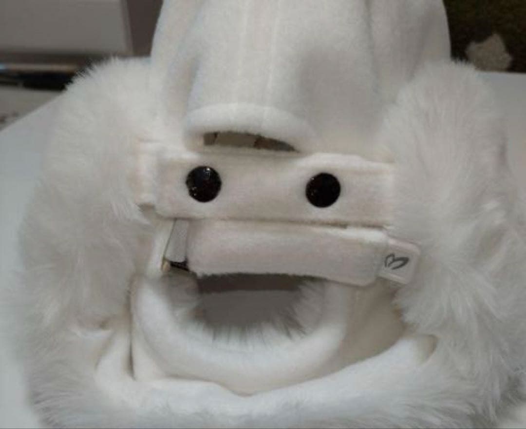 マスターバニー　ファー　耳当て付き　キャップ　ボンボン　白　ホワイト　レア　韓国