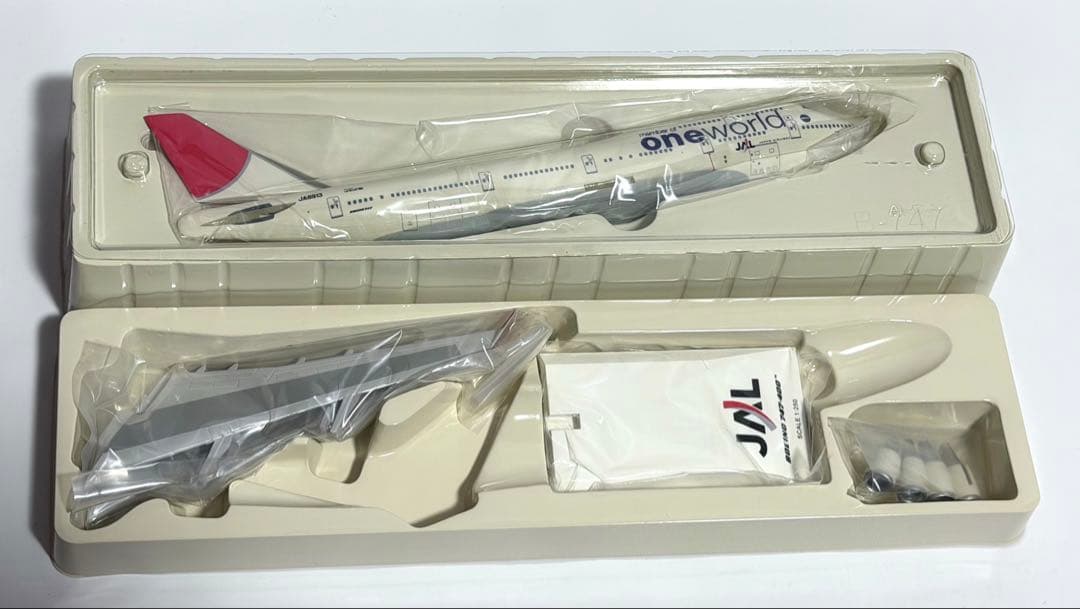 JALUX 1/250 B747-400 oneworld アーク塗装 - メルカリ