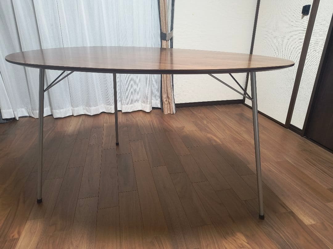 アルネ・ヤコブセン エッグテーブル リプロダクト