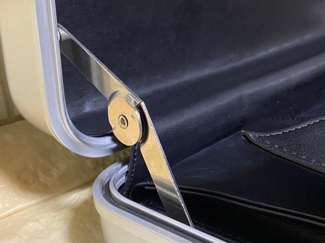 美品 ゼロハリバートン スリム アタッシュケース アルミケース ビジネス バッグ