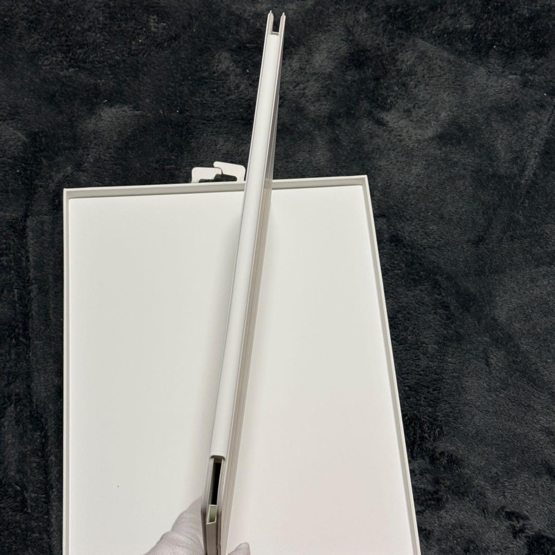Apple純正 13インチiPad Pro (M5) Smart Folio - メルカリ
