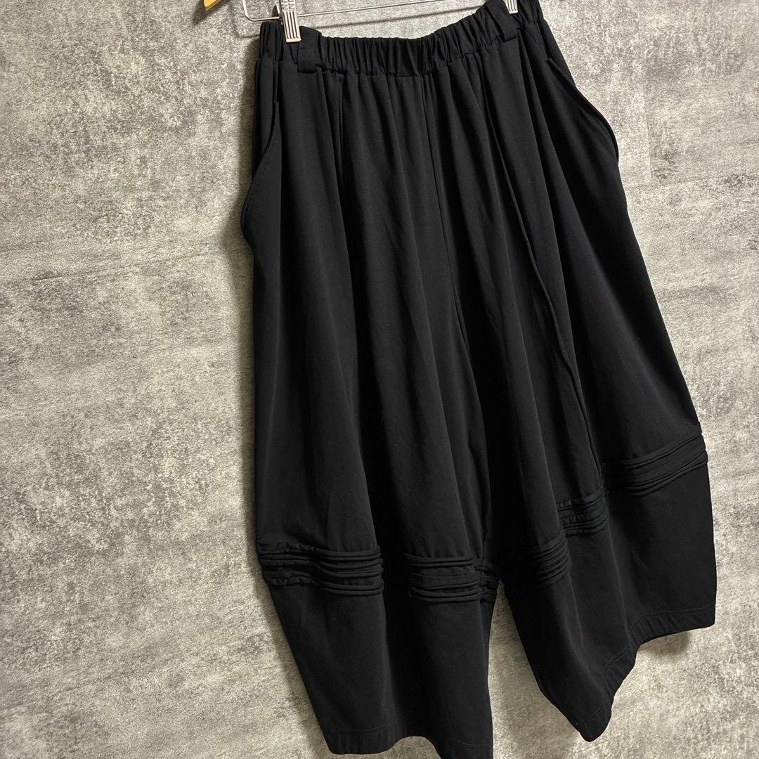 【美品】MOYURU 萌　バルーンパンツ　センソユニコ　ブラック　ゆったり