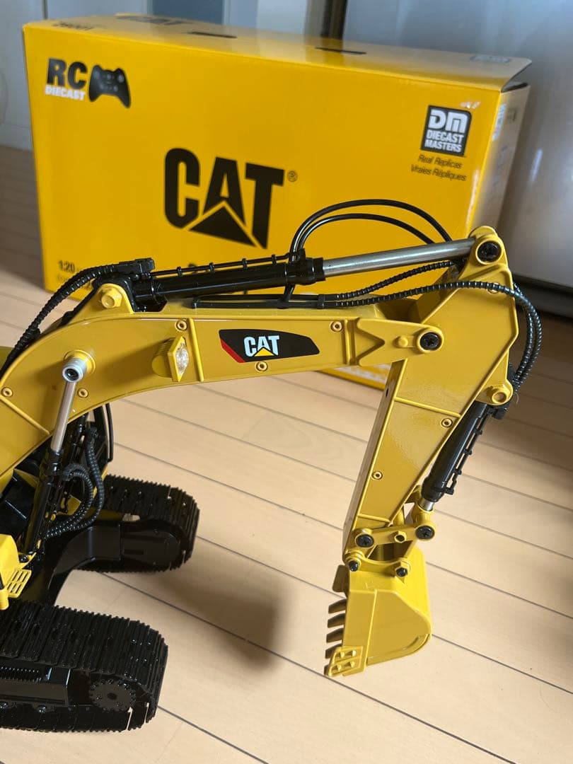 京商５６６２１ 1/20 油圧ショベル CAT330D L 動作確認済み