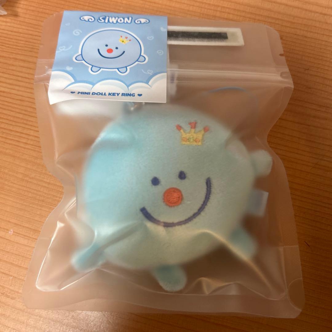 SUPERJUNIOR シウォン ミニドール キーリング ぬいぐるみ siwon - メルカリ