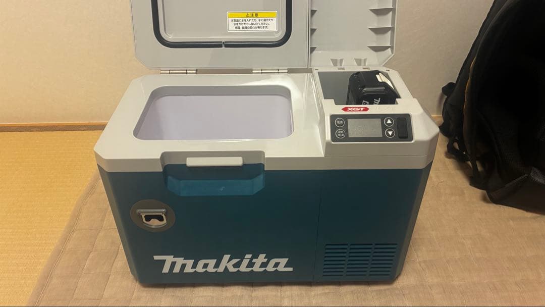 マキタ Makita CW003G 充電式保冷温庫 7L 40V/18V付属品◎ 楽天市場】マキタ(makita) CW003GZ 充電式保冷温庫 青 18V/40V/100V
