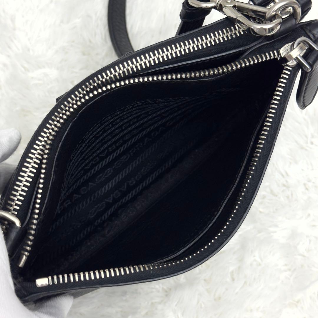 PRADA プラダ ショルダーバッグ レザー ブラック シボ革 シルバー金具