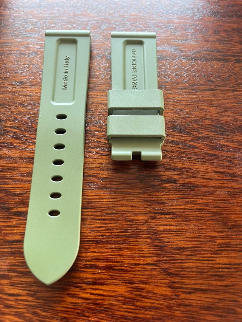 極美品パネライ　ラバーベルト　グリーン